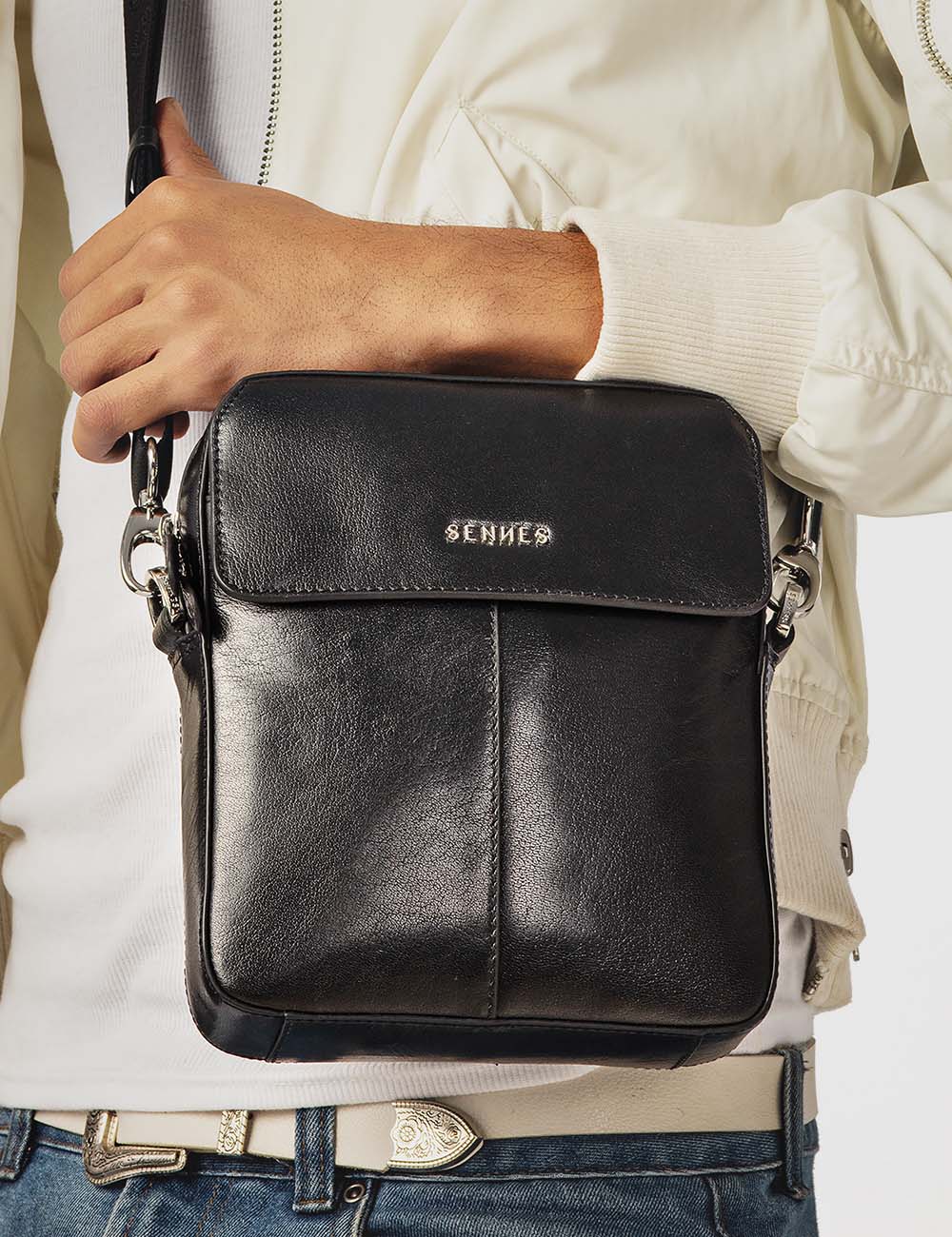 Virtuoso Messenger Bag, Black, large, image 5